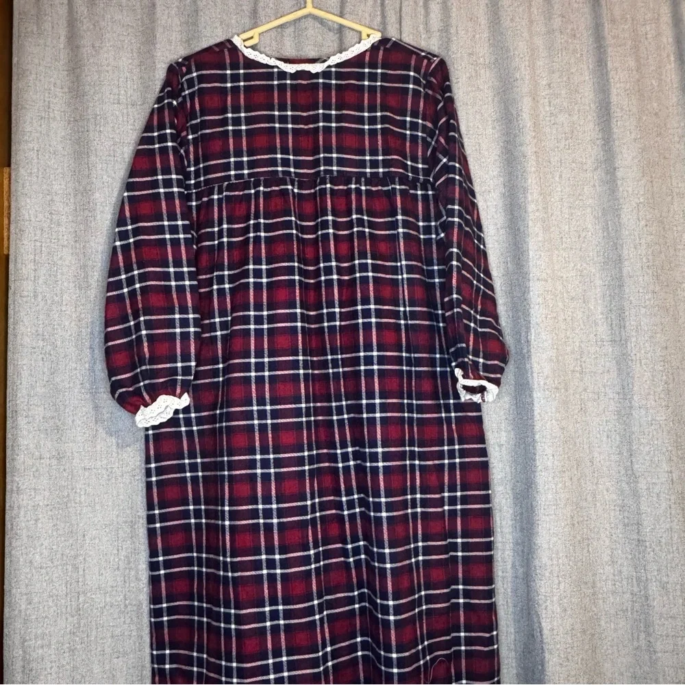 Plaid Long-Sleeve Nightgown with Lace Trim - Red/Navy